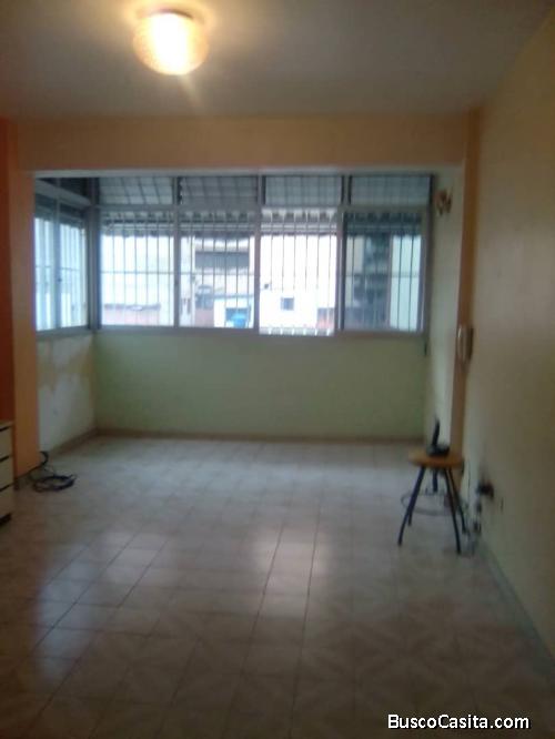 VENTA DE APARTAMENTO 74 MTS.2, URB. LA CANDELARIA