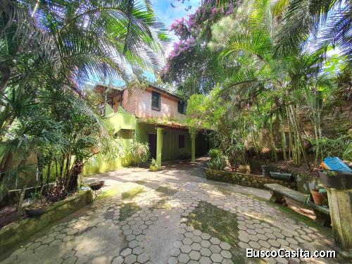 Venta Hacienda o Posada en Urb Carrizal Los Teques con Caballerizas y Casas FOC-T-003