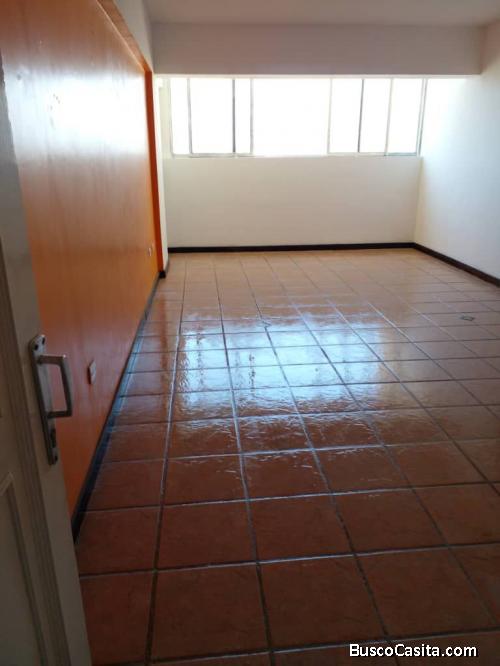 Apartamento en Residencias Los Girasoles, zona Este de Barquisimeto 