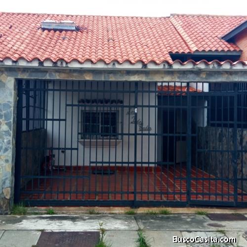 TOWN HOUSE EN VENTA URB. QUINTAS DEL NORTE NAGUANAGUA