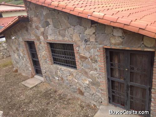 Acogedora CASA EN MUROS DE TADEO, Mucuchies, Mérida.
