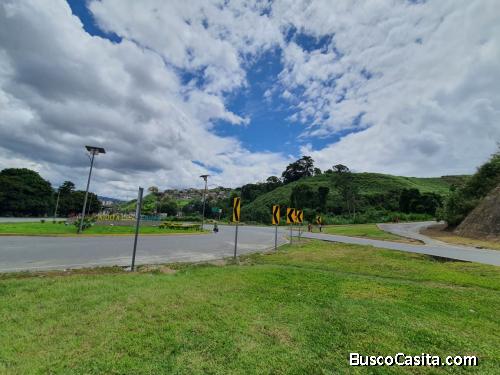 TERRENO URB GUAICAIPURO AV PANAMERICANA MIRANDA LOS TEQUES FOC-T-004