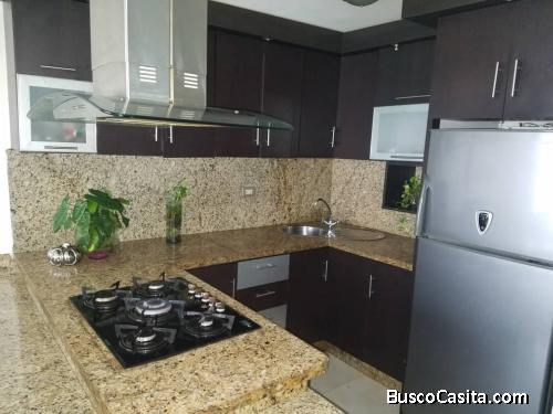 EN VENTA APTO. DUPLEX EN EL C.R. MARINA DEL REY, LECHERIA