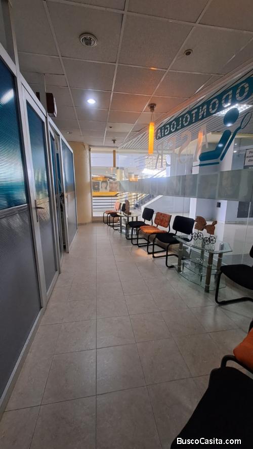 Locales 2 en 1 con divisiones y aire acondicionado