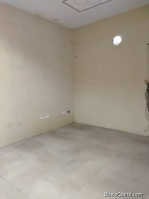 Local en Alquiler en centro comercial en el Oeste de Barquisimeto 