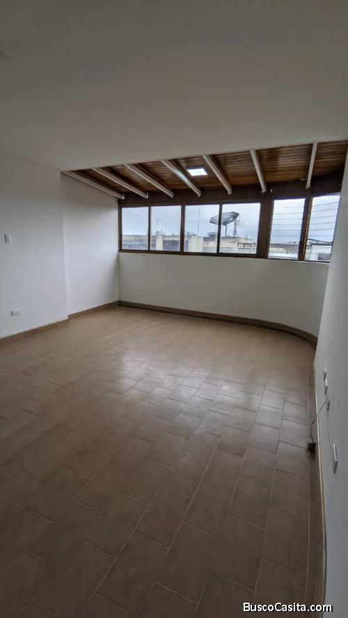 Alejandro Torres vende increible y moderno apartamento en el este de Barquisemeto 