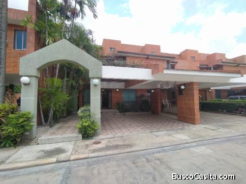 FARITH MOTA VENDE TOWNHOUSE MAÑONGO     FOTH-377