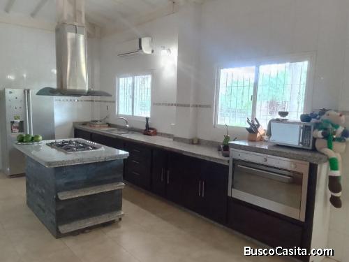 Espectacular Casa Moderna En Venta en El Mayal Cabudare