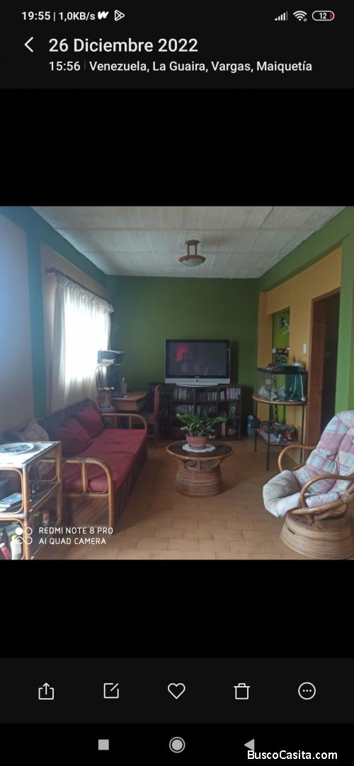 Casa segundo nivel con terraza, patio con parrillera, dos estacionamientos 