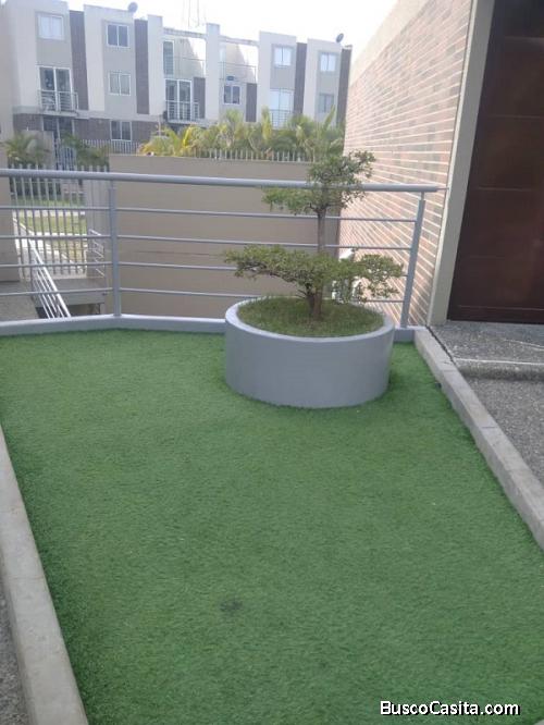 se vende espectacular casa en colinas del viento