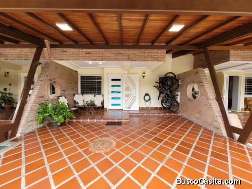 Rosaura Cortez Vende Townhouse Villa Jardin San Diego