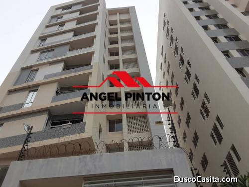 APARTAMENTO EN VENTA EN AV BELLA VISTA EN MARACAIBO API 2599
