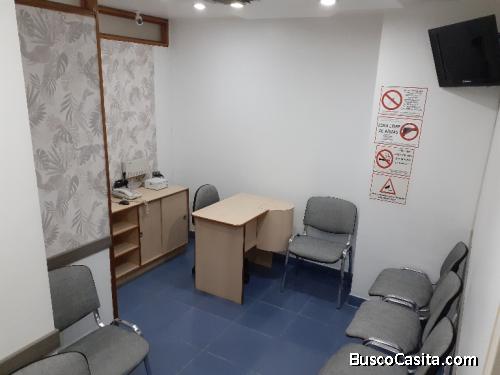 Alquiler de  Oficina Consultorio Céntrica en Sabana Grande , Caracas . Cerca a La Santiago de León