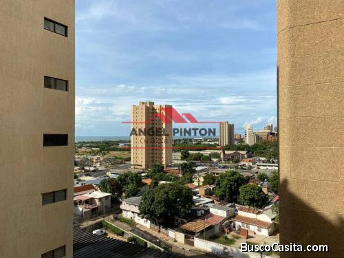 APARTAMENTO EN ALQUILER EN AV 5 DE JULIO MARACAIBO API 3931