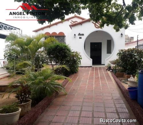 CASA EN VENTA CALLE FALCON MARACAIBO API 372