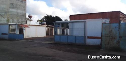 Venta de terreno cercado, con instalaciones para AUTOLAVADO