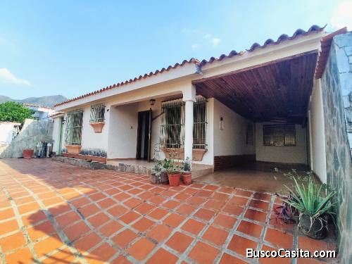 CASA EN EL TRIGAL A REMODELAR CALLE PRIVADA