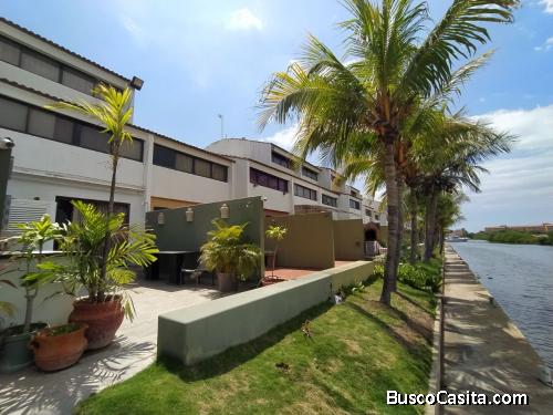 Excelente Town House Vacacional en CAYO DE AGUA