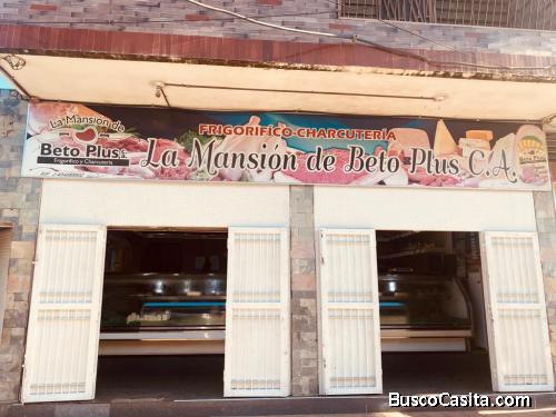 Excelente Negocio en el Centro de Palo Negro.