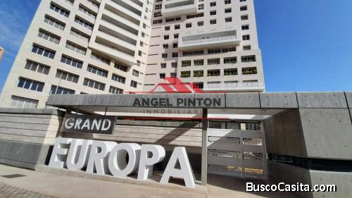 APARTAMENTO EN VENTA EN LA LAGO MARACAIBO API 3826