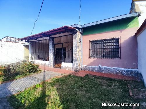 CASA EN LA MICHELENA CERCA AV BRANGER PUNTO COMERCIAL 