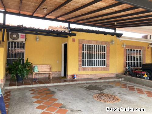 Abg. Hernan Valerio Vende Casa en el Conjunto Residencial Valle de Oro