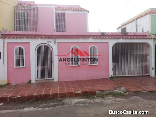 CASA EN VENTA  ALQUILER EN LAGO AZUL MARACAIBO API 3985