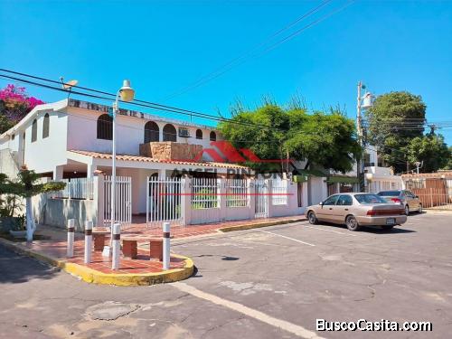 CASA COMERCIAL EN VENTA AV GOAJIRA. MARACAIBO API 4033