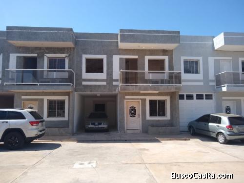 Townhouse  con una excelente vista al puente sobre el lago