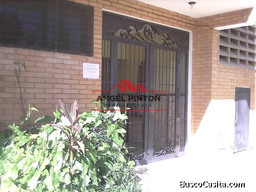 APARTAMENTO EN ALQUILER AV LAS DELICIAS MARACAIBO API 3741.ELIDA HERNANDEZ FSTEAM WORKANGEL PINTON