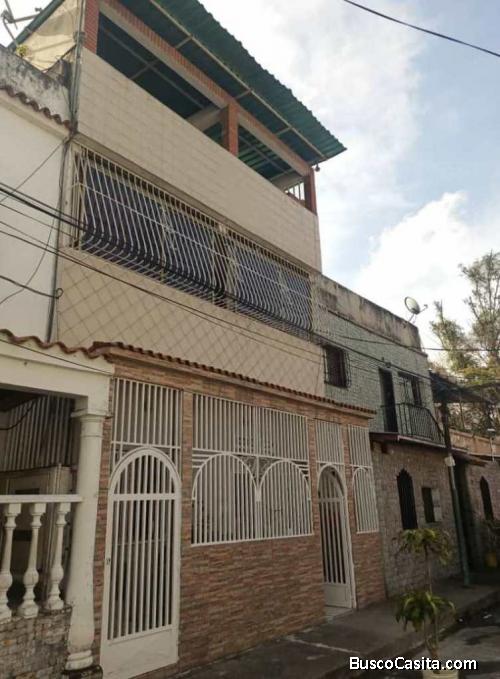 Casa Bifamiliar en venta urbanizacion Alta Vista Ca
