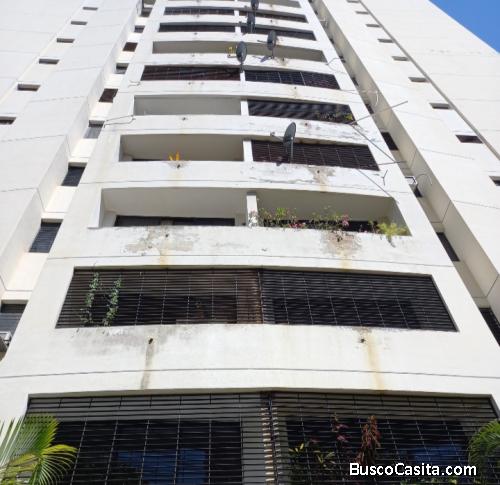 Alquilo apto en Valles de Camoruco