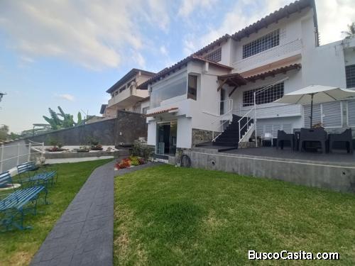 Hermosa Casa Amoblada y Equipada en urb El Pedregal Jessicas Medina 