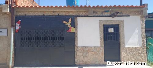 VENDO CASA EN SANTA INES MARACAY, TODA PLATABANDA NEGOCIABLE