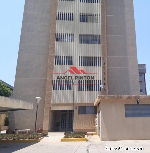 APARTAMENTO EN ALQUILER EN AV LAS DELICIAS MARACAIBO API 4285. ELIDA HERNANDEZ ANGEL PINTON FS T.W.