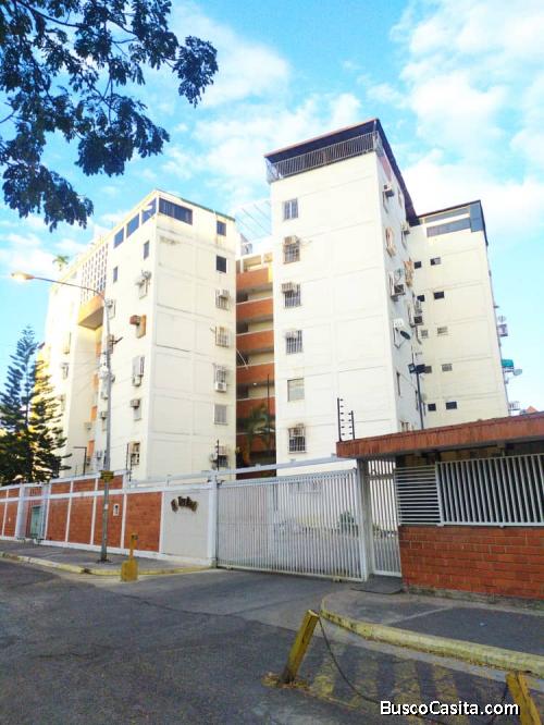SE VENDE  APARTAMENTO EN LAURBANIZACION BASE ARAGAU 
