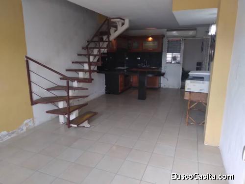 Vendo thonhouse urbanización CALICANTO vía flor amarillo