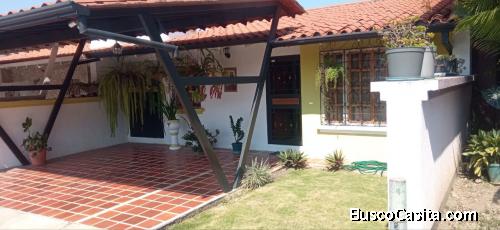 Casa en venta en La Manzaneda: comodidad y seguridad en una sola propiedad