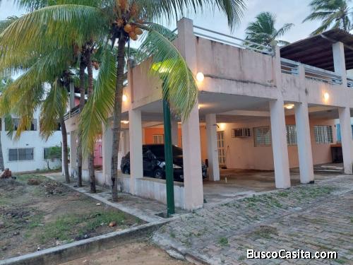 Venta de Casa de Playa conjunto privado.
