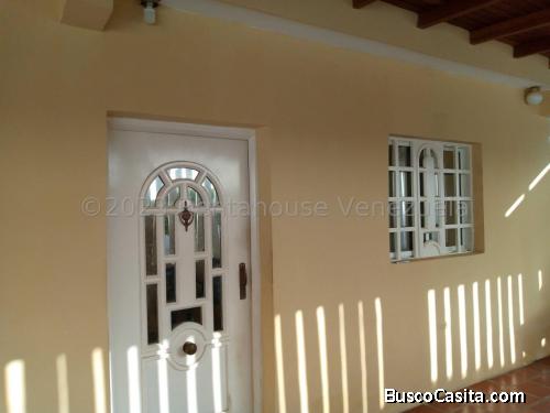 Casa en Venta Pedro Manuel Arcaya cod rah 23-20828