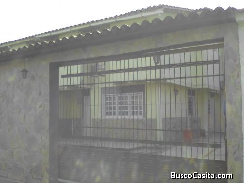 Casa con dos anexos incluidos en venta 