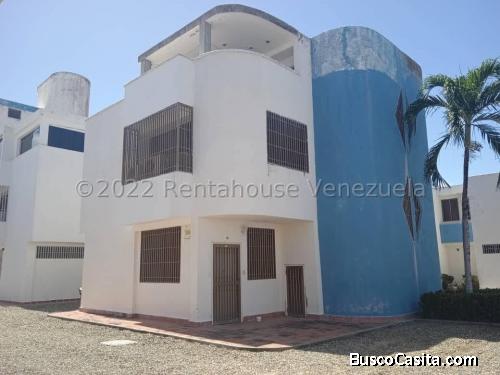Venta Town House en Rio Chico Edo Miranda