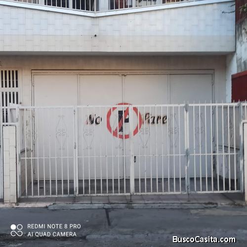 Alquiló local en Calle México Catia Caracas