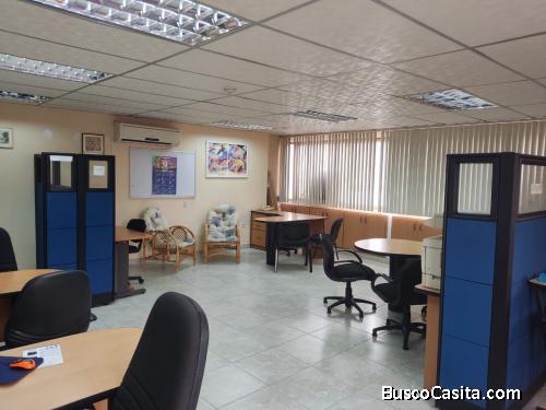 Oficina en alquiler amoblada Av Diaz Moreno Valencia Estado Carabobo. A una cuadra de la Av Bolivar 