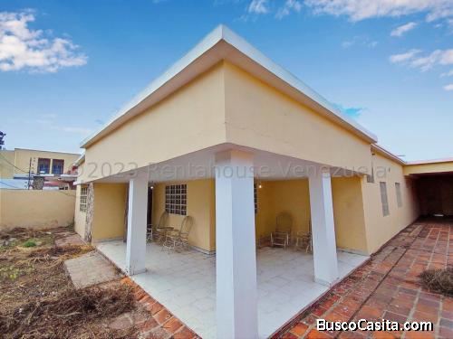 Casa en venta en Av Josefa Camejo