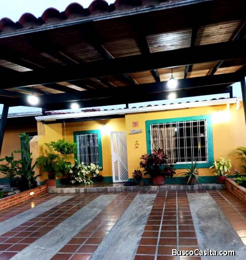 Venta Casa Semi Amoblada Urb. Valle de Oro, San Diego