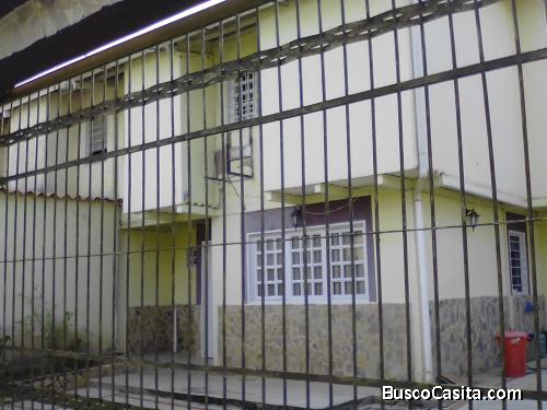 Casa con dos anexos incluidos en venta 