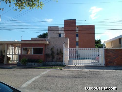 VENDO APARTAMENTO DUPLEX CALLE CERRADA CANAIMA MARACAIBO