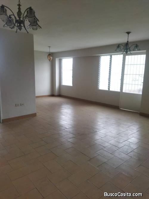 Apartamento en Venta en el Este de Barquisimeto 