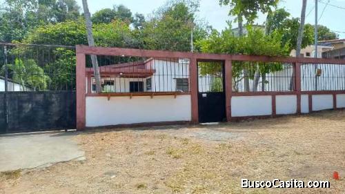 En Margarita! Playa el Agua! Se vende Casa: 175.76 Mt2 de construcción en 1400 mt2 de terreno.